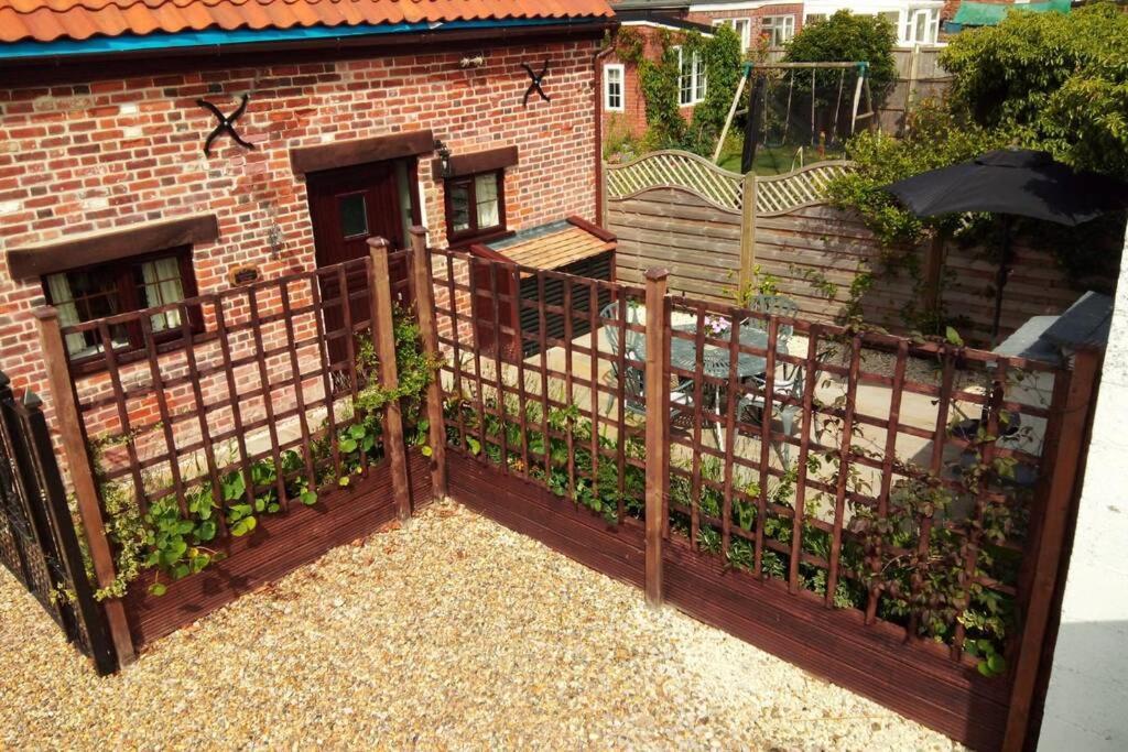 Lowlands Cottage Beccles Exterior photo